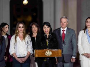 Gobierno anuncia querella por atentado contra la autoridad tras agresión a ministra de Ciencia en Universidad Austral