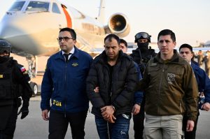 Llega a Chile Dayonis Orozco para enfrentar a la justicia por el homicidio del mayor Emmanuel Sánchez