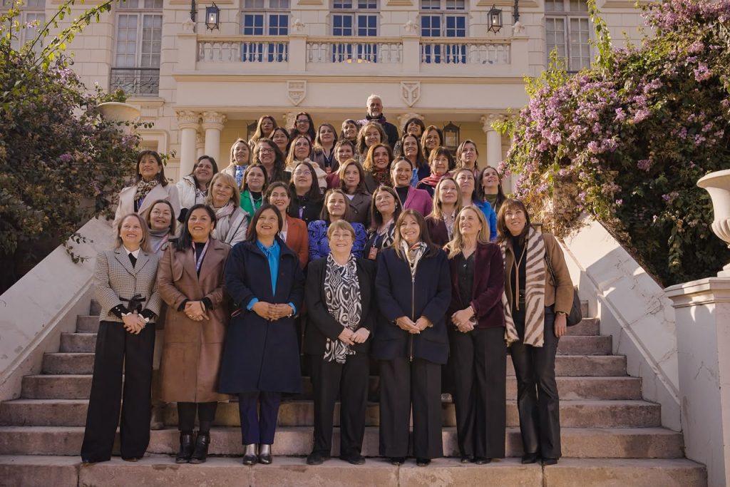 Primer Encuentro Nacional de Alcaldesas reúne a lideresas municipales de distintos sectores políticos del país