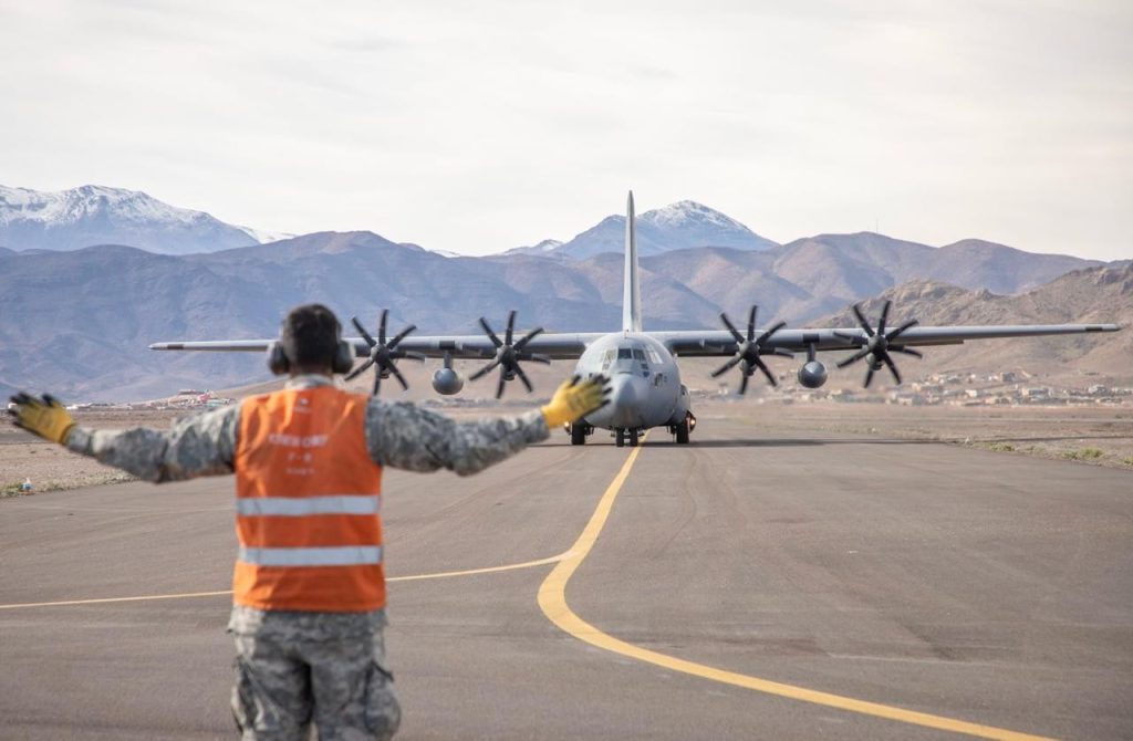 Ministro de Defensa supervisa en terreno el despliegue de las fuerzas en las zonas afectadas del norte del país