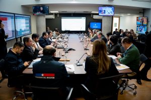 Gobierno refuerza medidas preventivas ante sistema frontal y anuncia suspensión de clases en cinco regiones