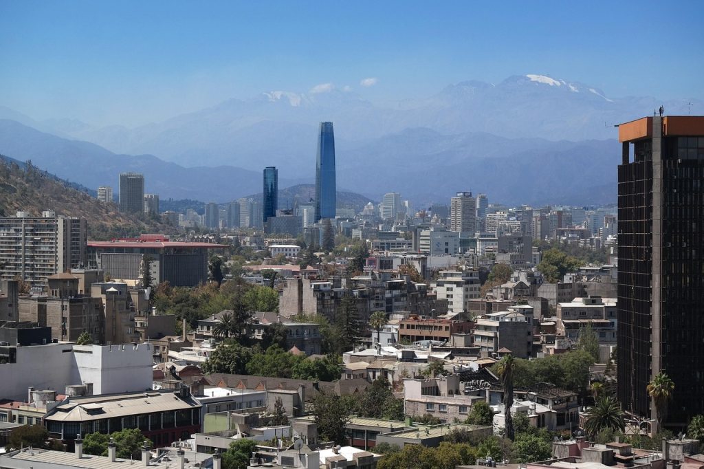 Imacec de mayo disminuyó 0,9% y marca el quinto mes consecutivo de contracción de la economía