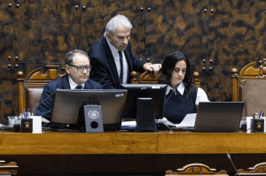 Semana legislativa estará marcada por los vetos a megarreforma y el proyecto de sistema de cuidados
