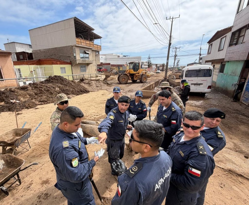 En Tarapacá y Antofagasta: Cuarta Zona Naval continúa despliegue en zona afectada por aluviones