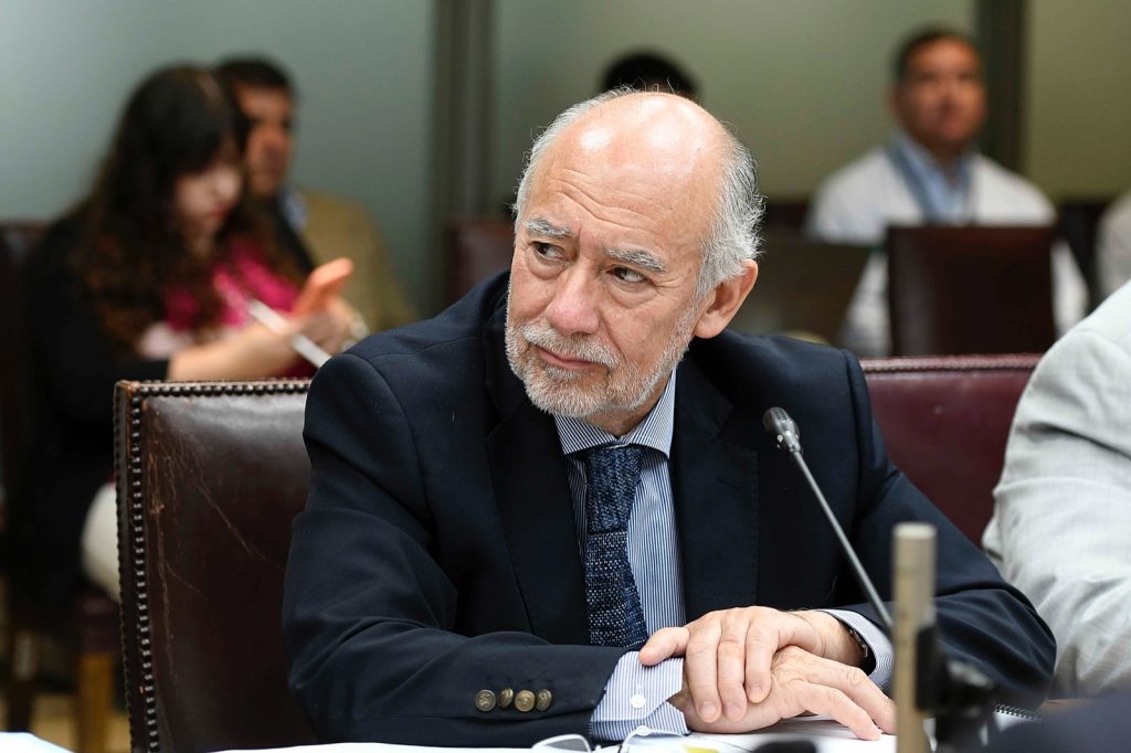 Senador Flores acusa tiempo perdido en seguridad: “Con las urgencias no había que descubrir la pólvora”