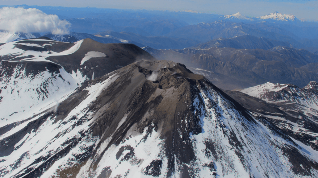 Sernageomin amplía a dos kilómetros zona de exclusión en Nevados de Chillán y mantiene alerta técnica amarilla