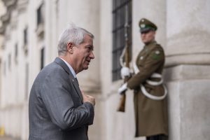 Encuesta Agenda Criteria: Aprobación del Presidente Kast sube a 31% (+1 punto) y la desaprobación baja a 55% (-3)