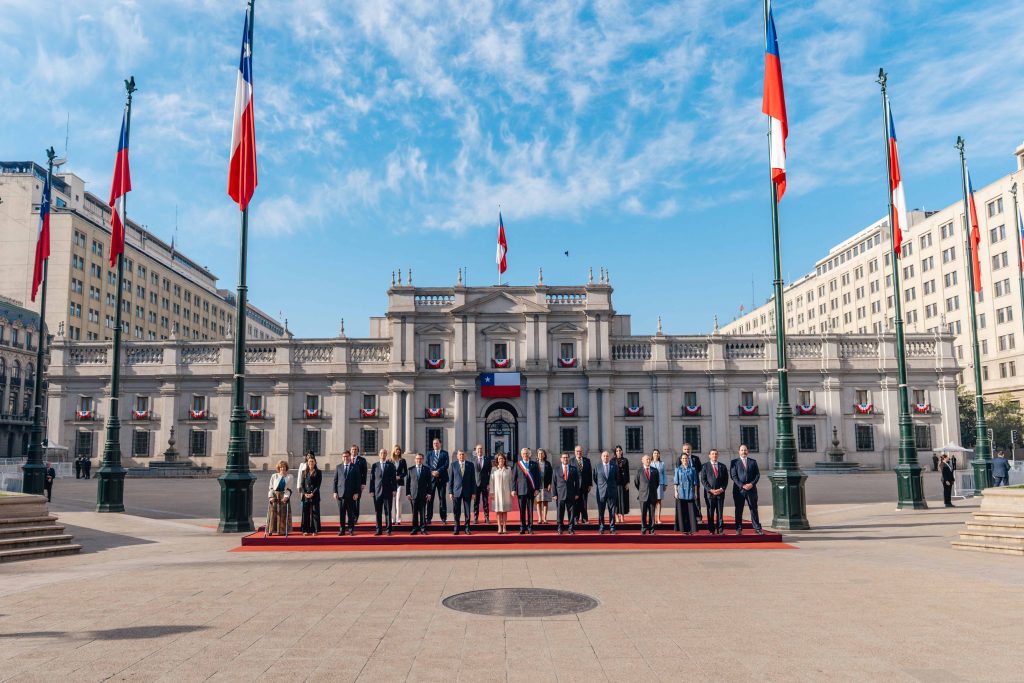 Presidente Kast encabeza fotografía oficial con ministros de Estado en el marco de las Fiestas Patrias