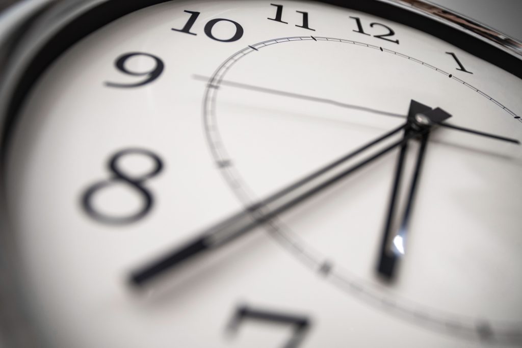 Cambio de hora puede alterar el sueño, la atención y el estado de ánimo