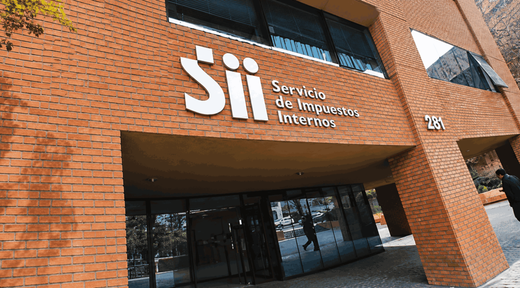 SII pone foco en contribuyentes con cuentas financieras en el exterior sin declarar por más de $3,2 billones