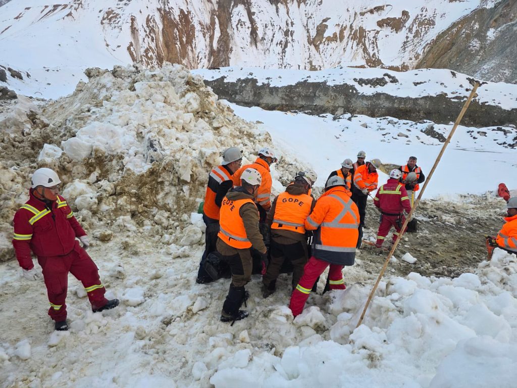 Codelco confirma fallecimiento de dos trabajadores contratistas tras alud en División El Teniente