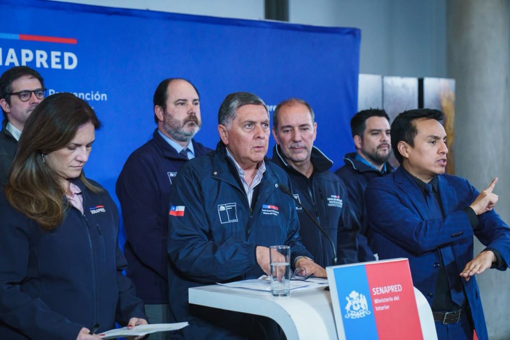 Gobierno informa medidas preventivas ante sistema frontal