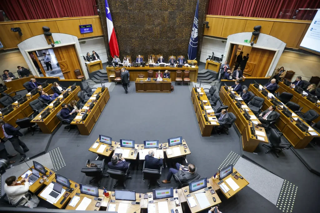 Pérdidas de fondos de pensiones: Senado cita a sesión especial para conocer antecedentes